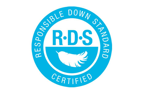 RDS负责任羽绒标准是由一直致力于服装和纺织品可持续发展的全球非盈利组织—纺织品交易所（TextileExchange）所主导，旨在用于纪录动物福利信息和确保羽绒制品可追踪性的标准。RDS认证：人道负责任羽绒标准（Responsible Down Standard） 